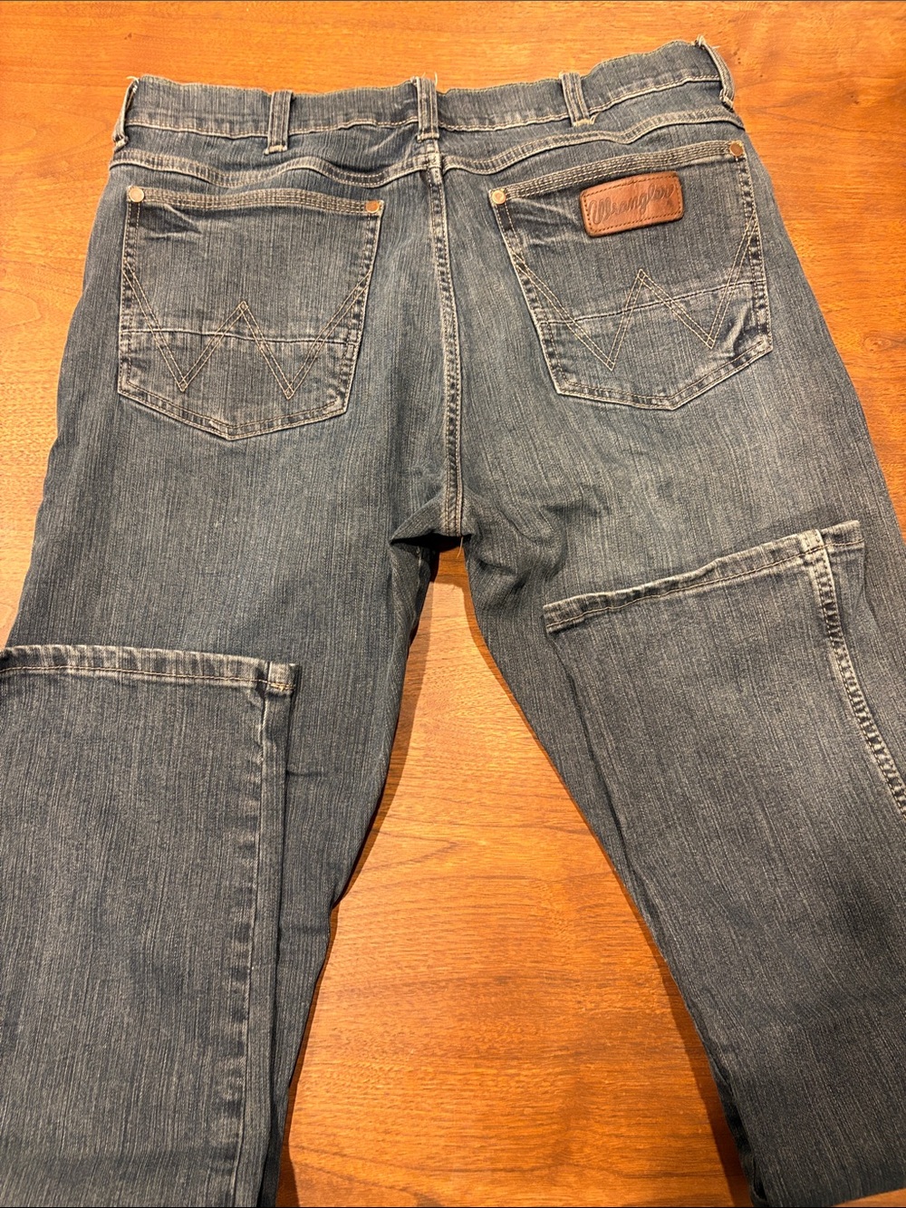 Wrangler Retro Men's Faded Blue Relaxed Jeans